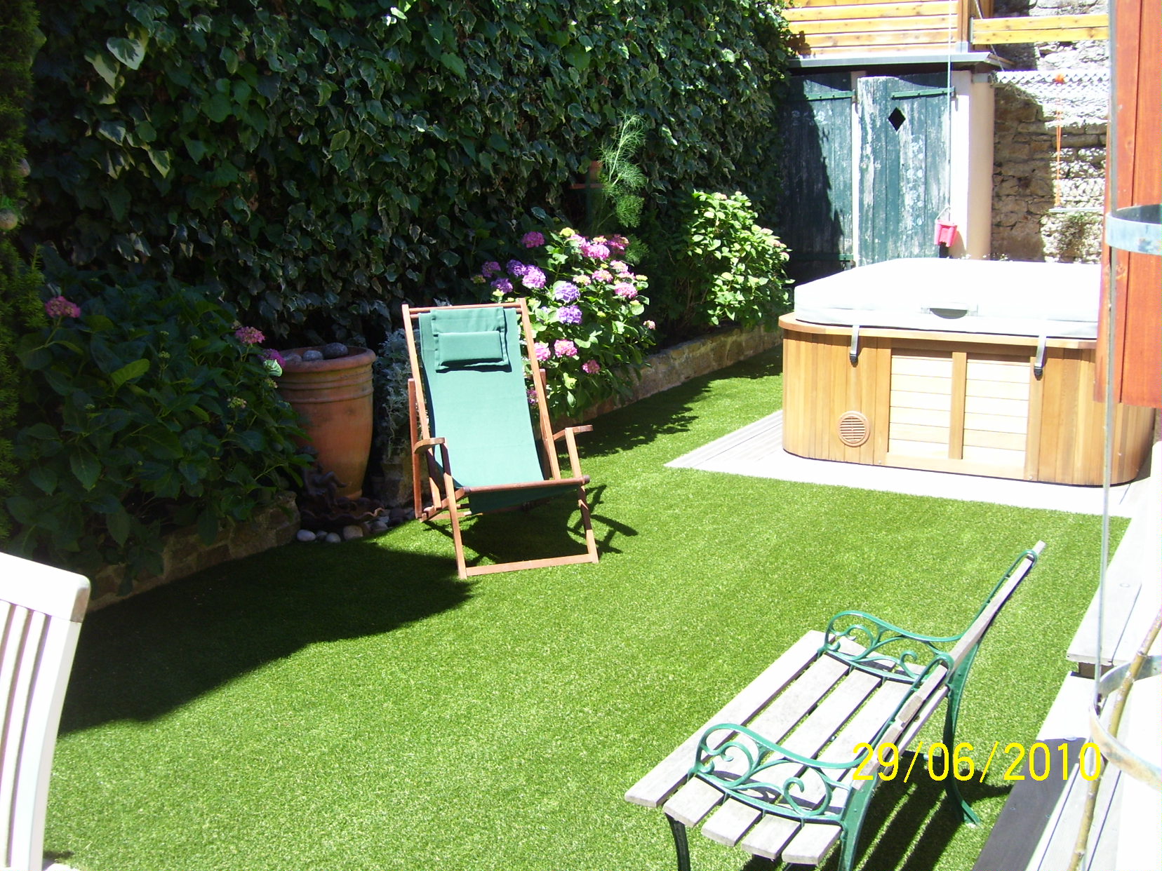 Terrasse en gazon synthétique à Marseille